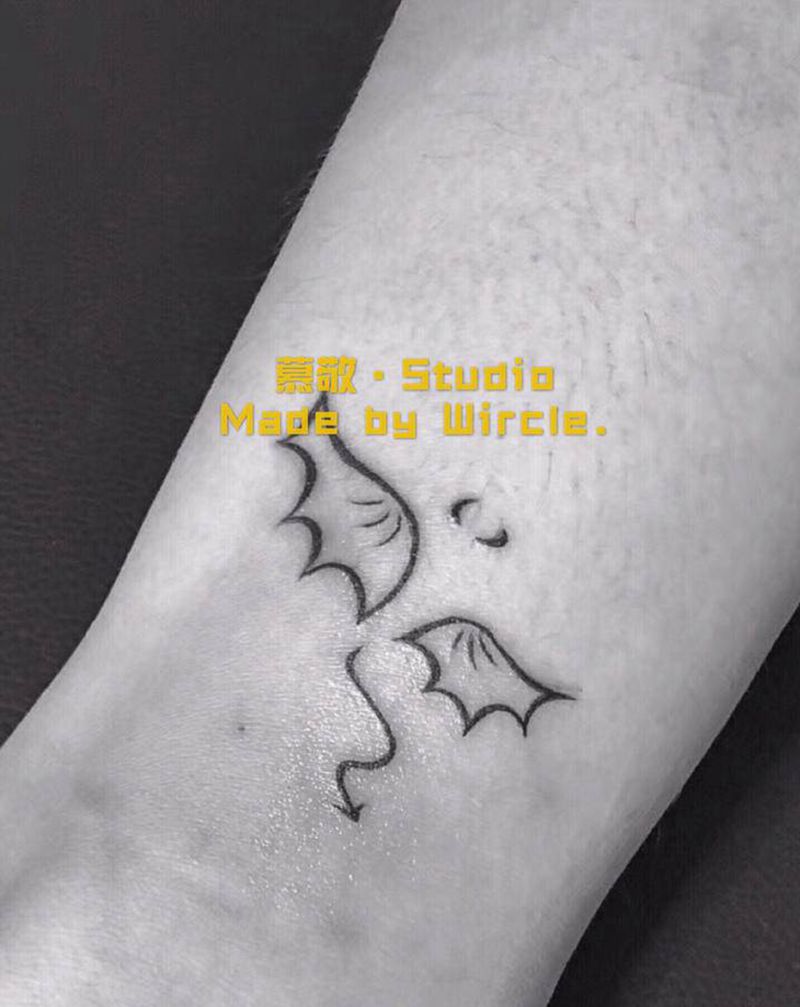 恶魔纹身图片_几何纹身图案