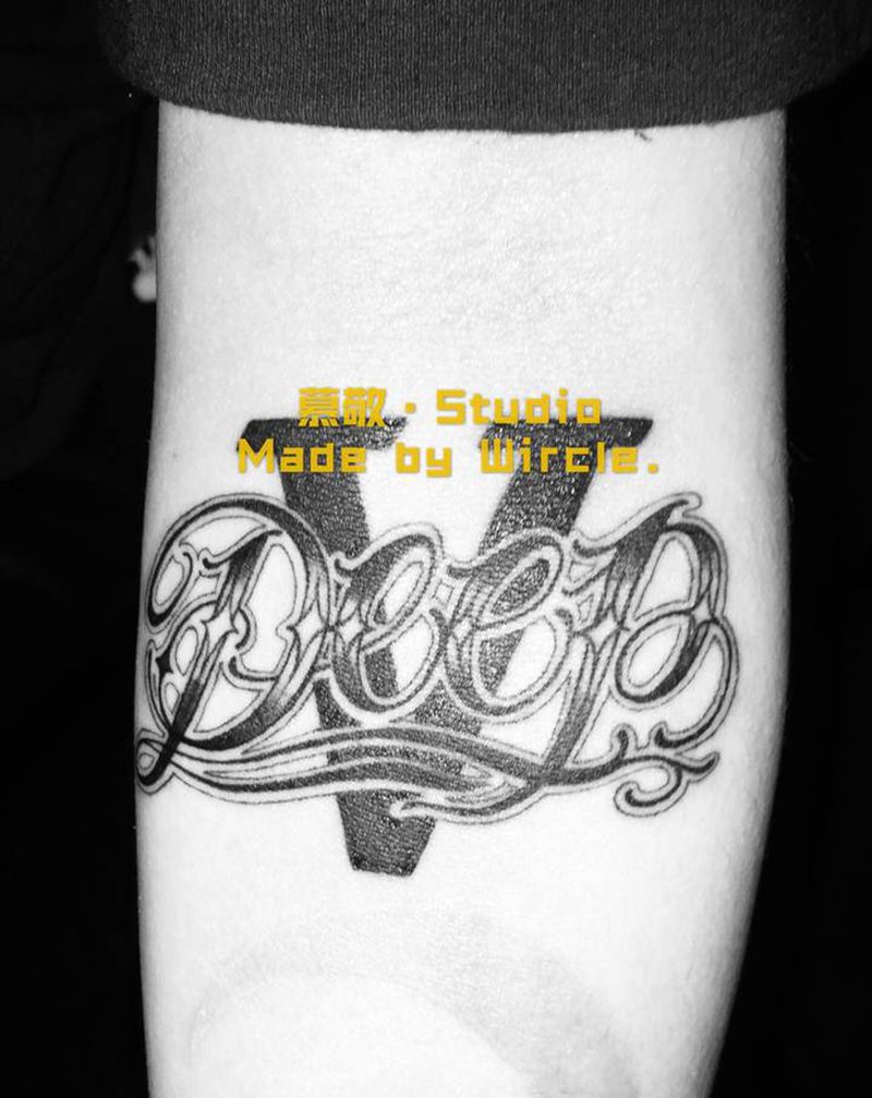 Chicano | Deep纹身图片_手臂花体字纹身图案