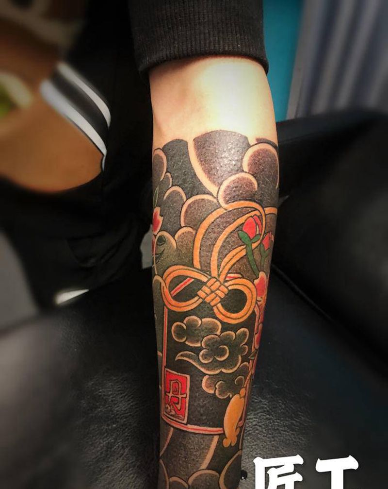 樱花臂纹身图片_手臂老传统纹身图案