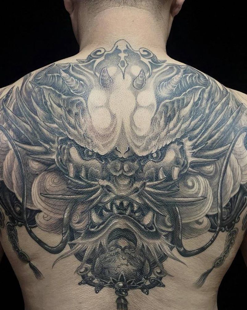 半背龙纹身图片_肩部背部欧美写实新传统龙头龙纹身图案