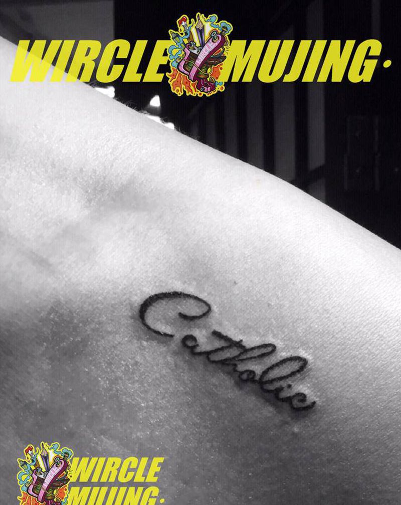 Catholic纹身图片_肩部纹身图案