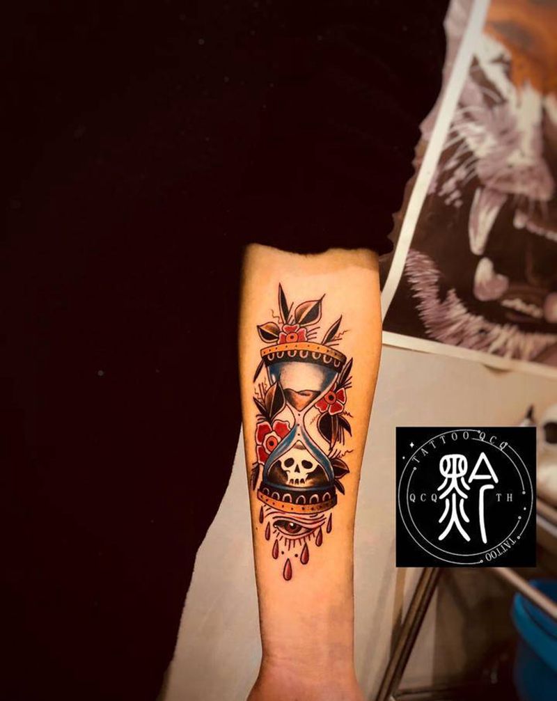 沙漏⏳纹身图片_手臂Old School纹身图案