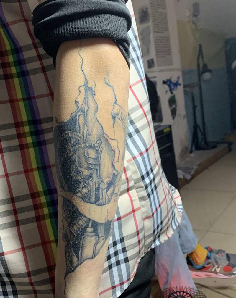 机械臂纹身图片_手臂欧美写实纹身图案