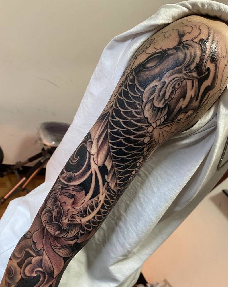 鲤鱼纹身图片_手臂新传统纹身图案