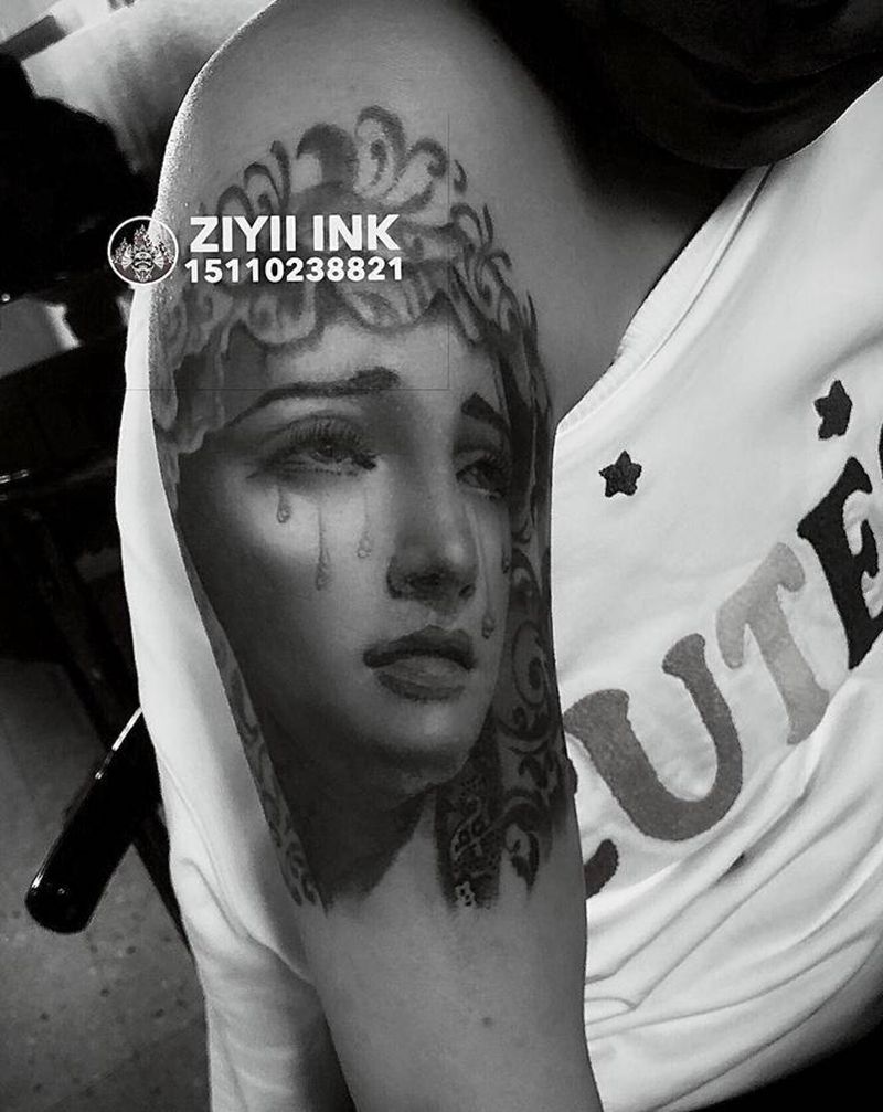 写实圣母纹身图片_手臂手部欧美写实纹身图案