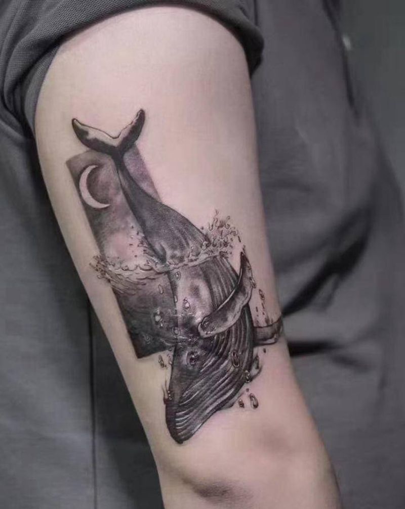 鲸鱼遮盖纹身图片_手部欧美写实纹身图案