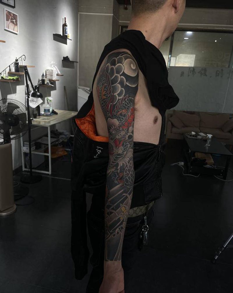 老传统花臂纹身图片_手臂老传统纹身图案