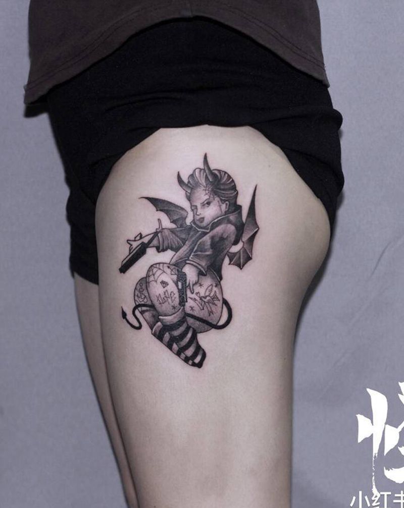 黑灰小天使纹身图片_臀部点刺纹身图案