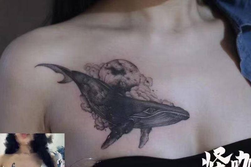 鲸鱼纹身图片_胸部点刺纹身图案