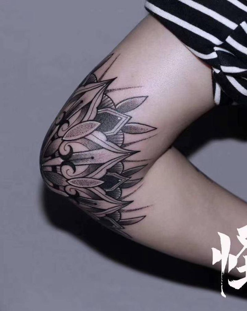 手肘梵花纹身图片_手部点刺纹身图案