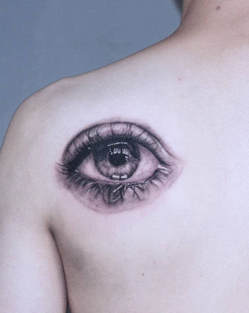 写实纹身图片_肩部欧美写实纹身图案