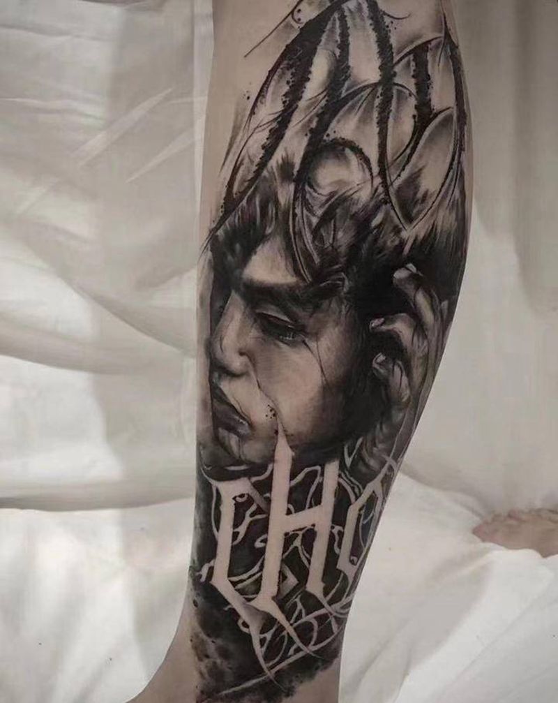 暗黑肖像纹身图片_脚部欧美写实纹身图案