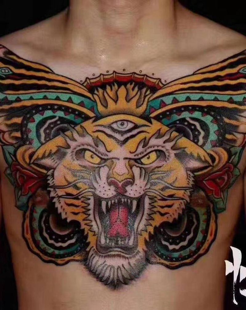 大老虎纹身图片_胸部Old School纹身图案