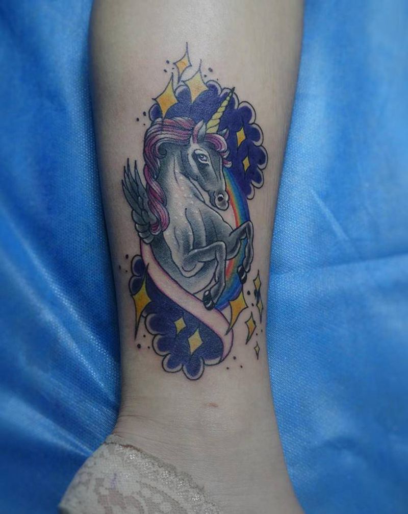 独角兽纹身图片_脚部水彩纹身图案