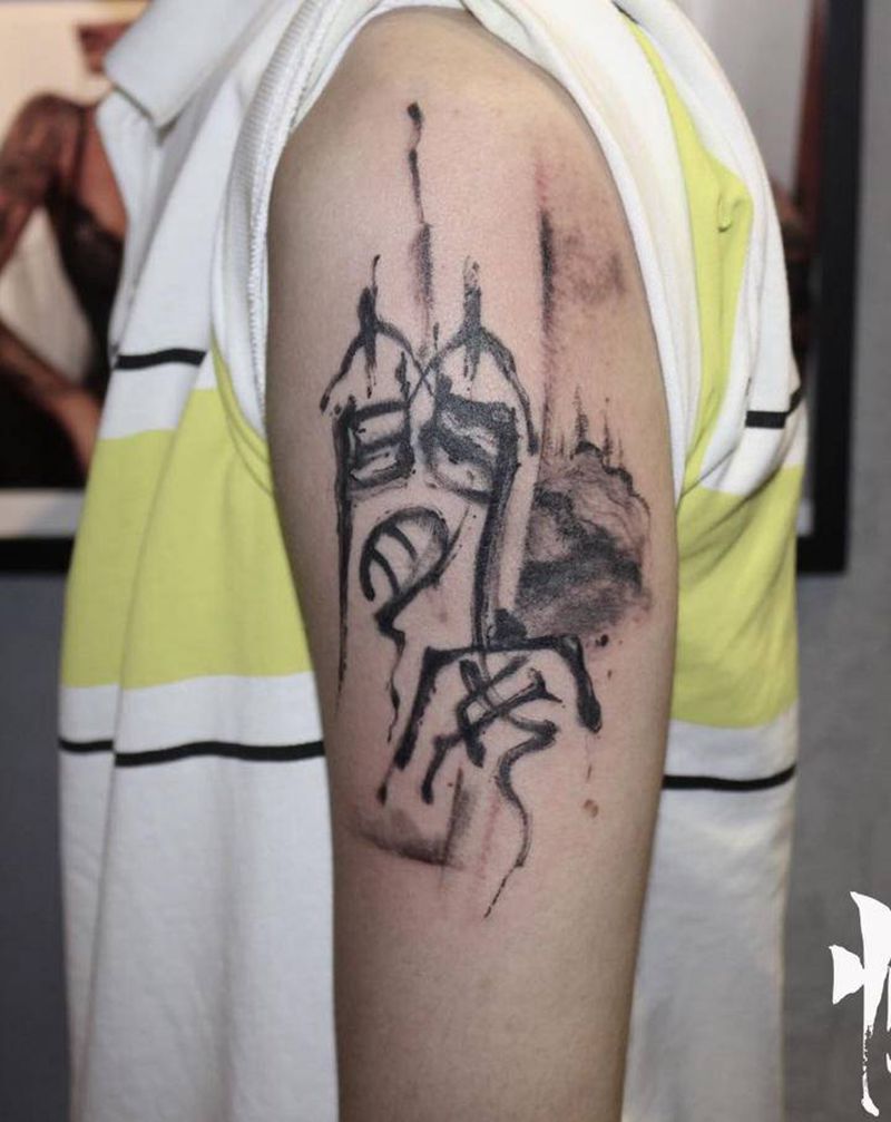 水墨汉字纹身图片_手臂水墨纹身图案