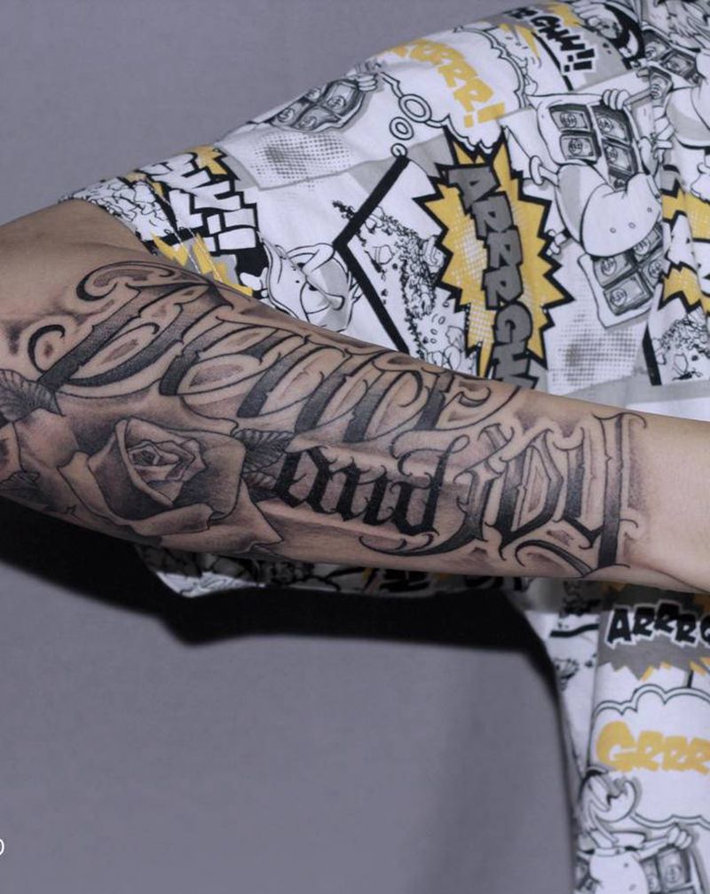 花体字纹身图片_手臂花体字纹身图案