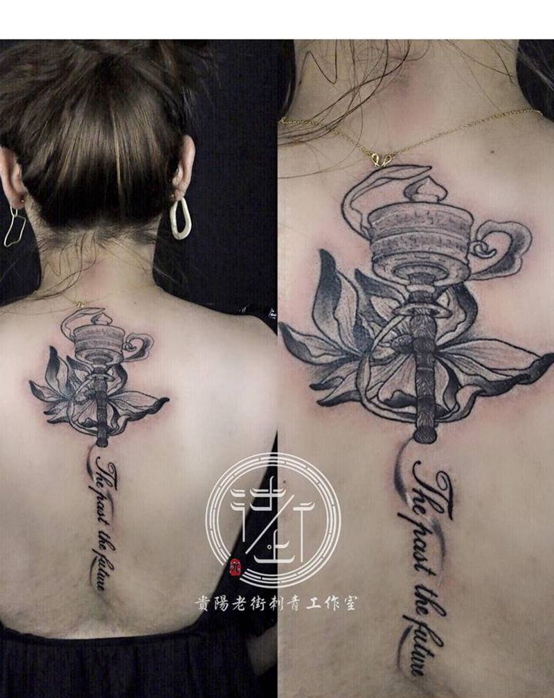 翔子作品，铃杵。纹身图片_背部新传统杵纹身图案