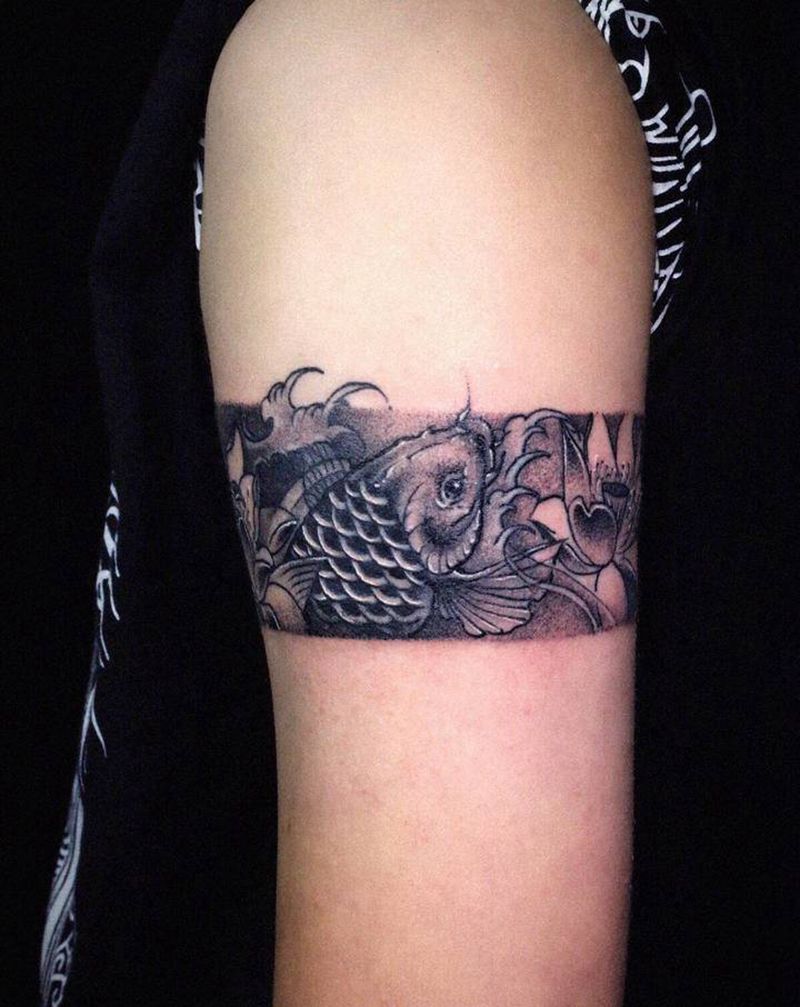 锦鲤臂环纹身图片_手臂新传统鲤鱼 锦鲤纹身图案