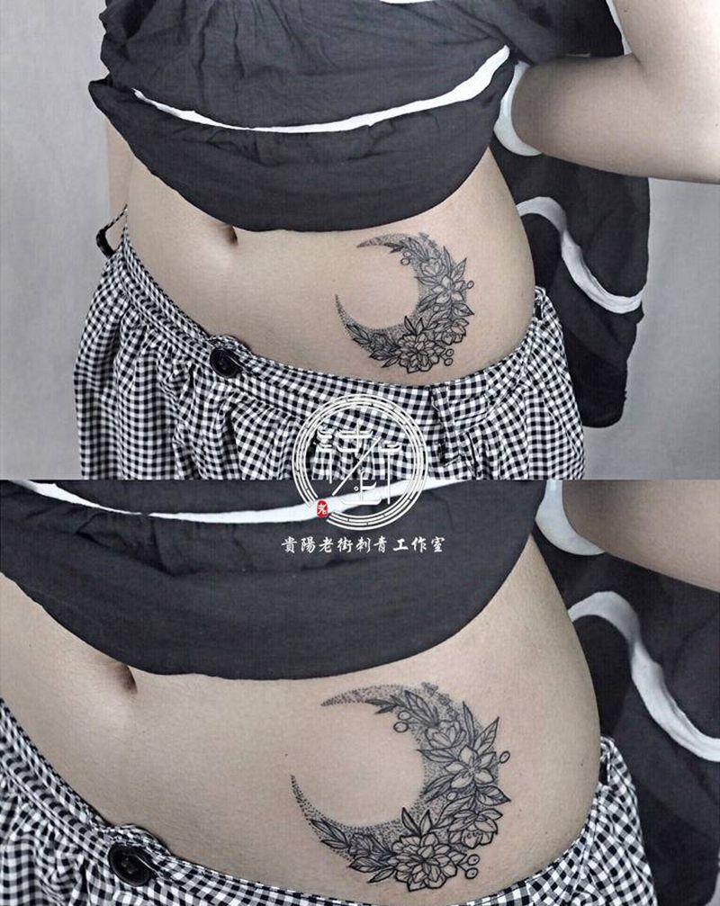 月牙纹身图片_手部点刺月亮纹身图案