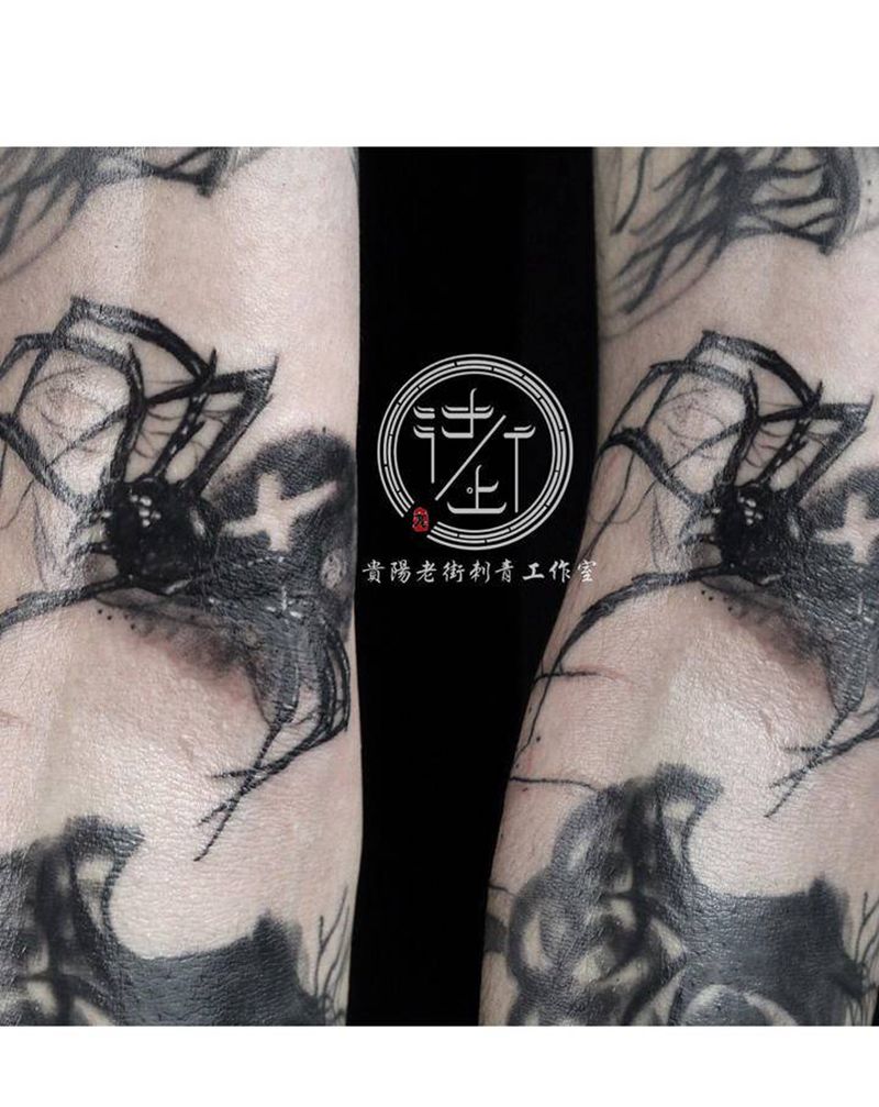 蜘蛛纹身图片_手臂欧美写实蜘蛛纹身图案