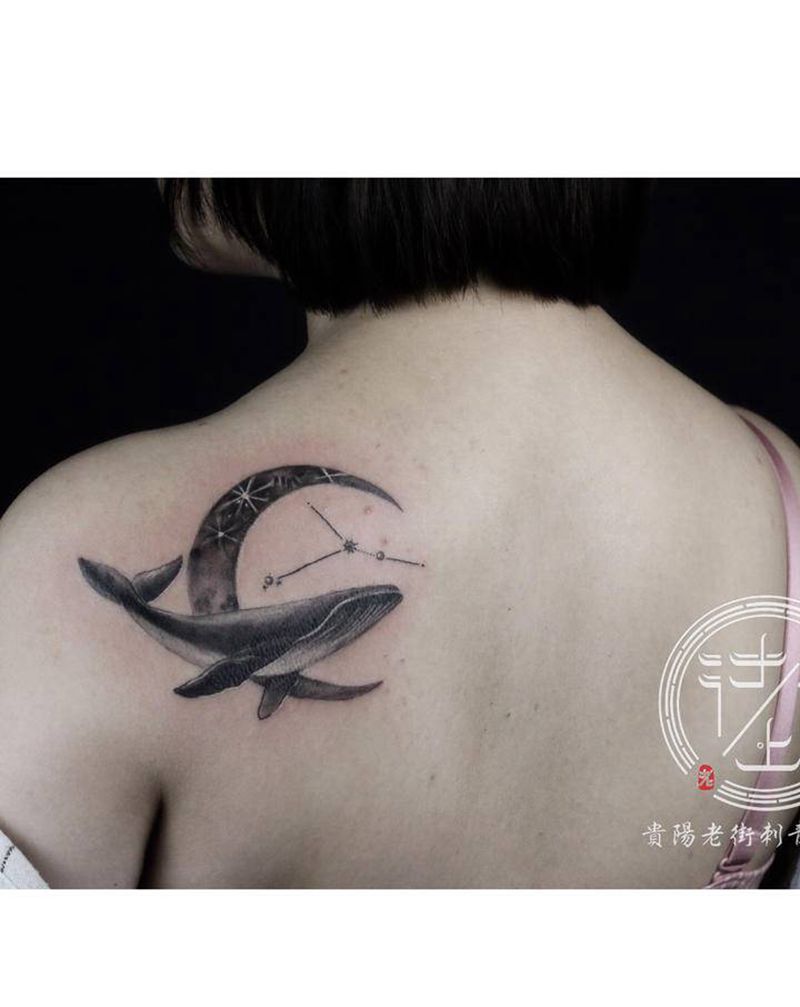 鲸鱼纹身图片_背部肩部几何鲸鱼纹身图案