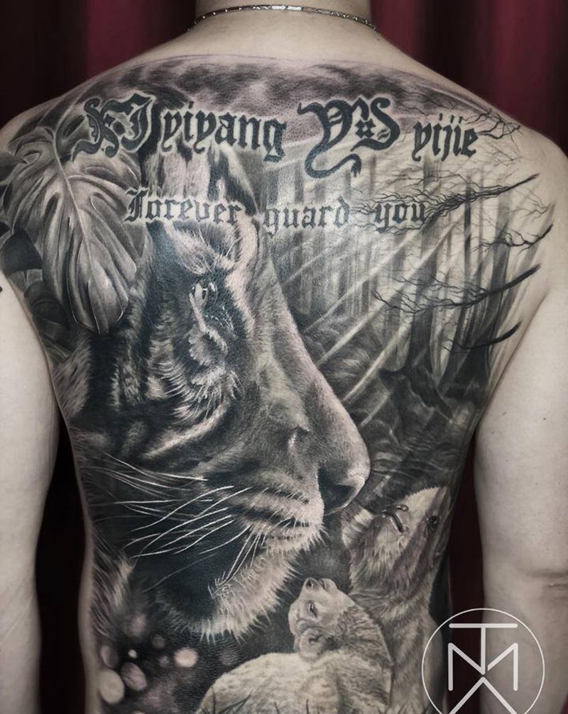 动物满背纹身图片_背部欧美写实老虎动物纹身图案