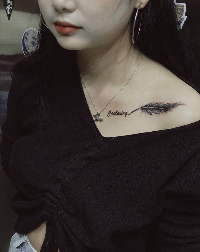 锁骨纹身图片_胸部纹身图案