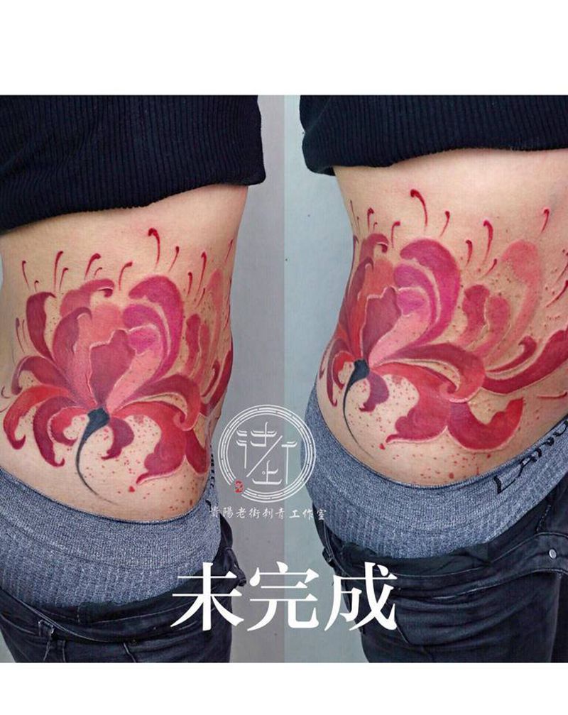 翔子作品，蔓珠莎华遮盖斑斑点点纹身图片_腹部水彩彼岸花蔓珠莎华纹身图案