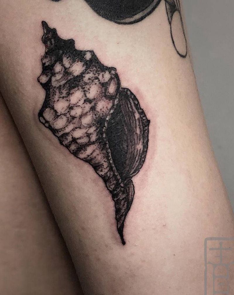 不要说话纹身图片_手臂点刺海螺遮盖纹身图案