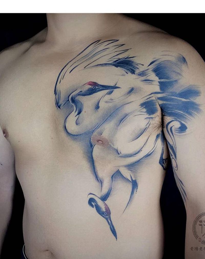 闲云野鹤纹身图片_胸部水墨鹤水墨纹身图案