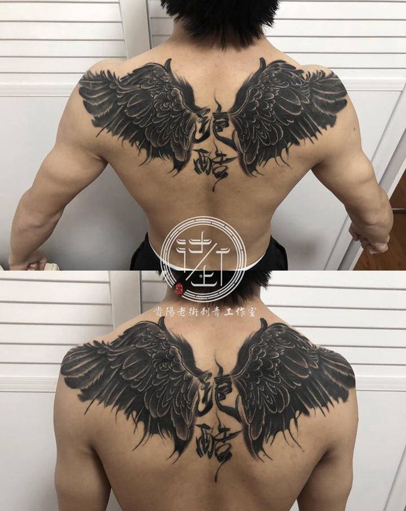 翅膀纹身图片_背部欧美写实图腾翅膀纹身图案