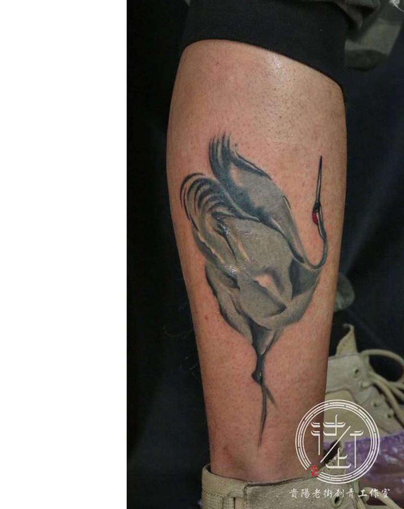 仙鹤纹身图片_腿部水墨仙鹤纹身图案