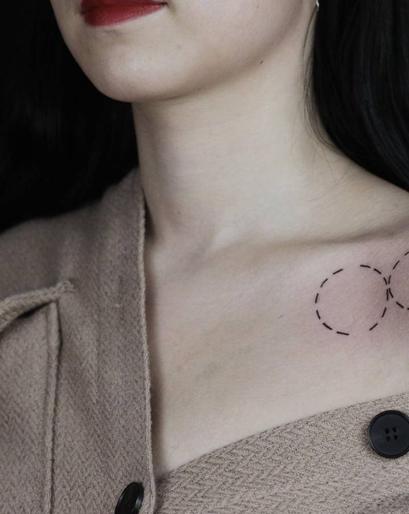 线条纹身图片_肩部几何线条纹身图案