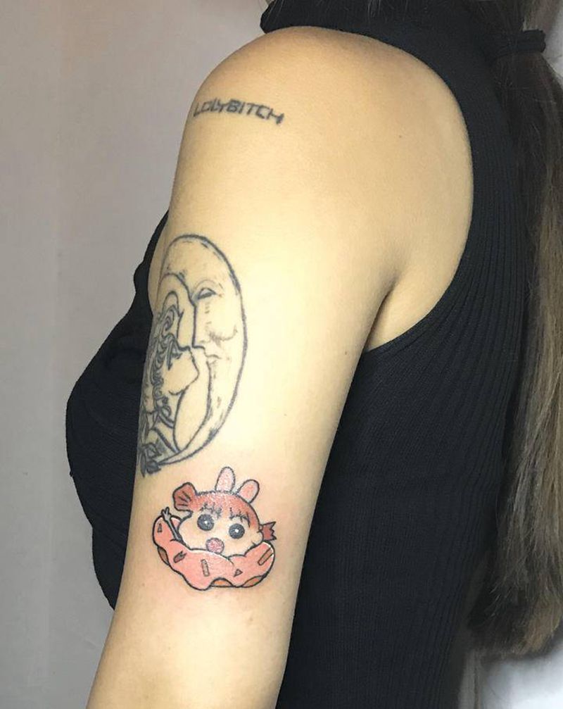 小葵耍水纹身图片_手部Old School小葵纹身图案