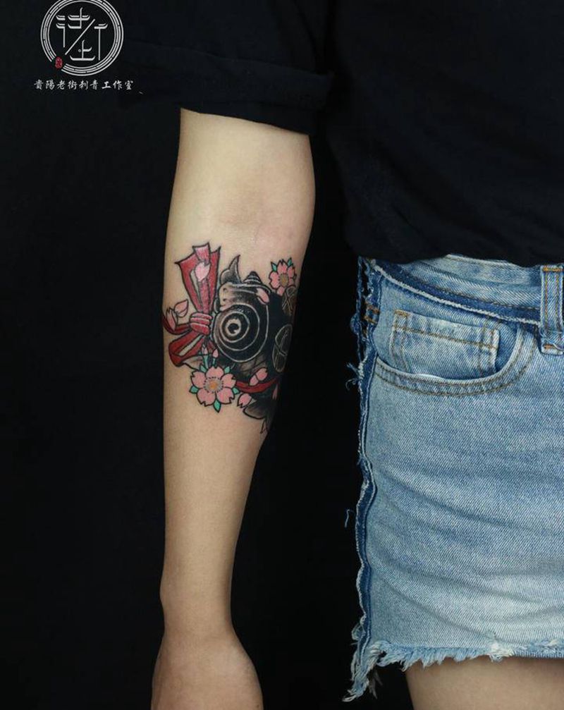 遮盖纹身图片_手臂老传统锦鲤金鱼纹身图案