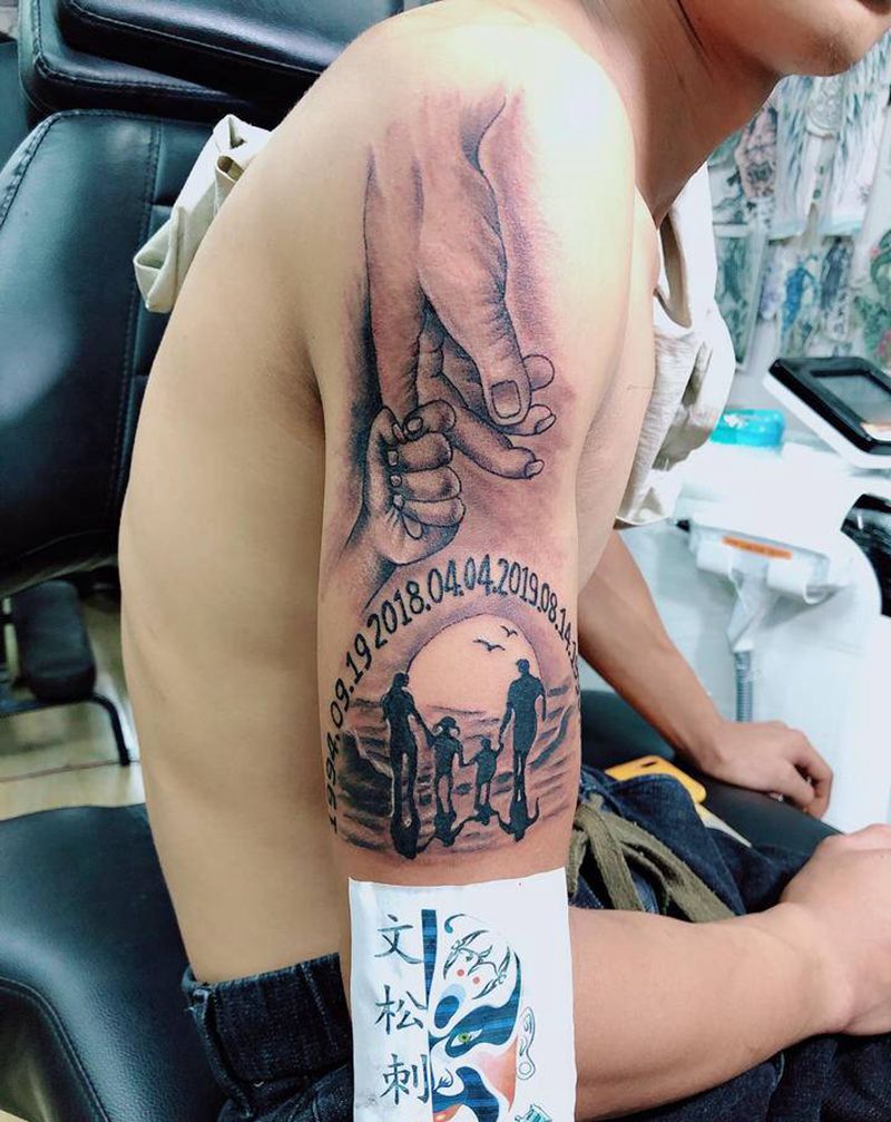 家庭图，一家四口生日纪念！纹身图片_手臂纹身图案