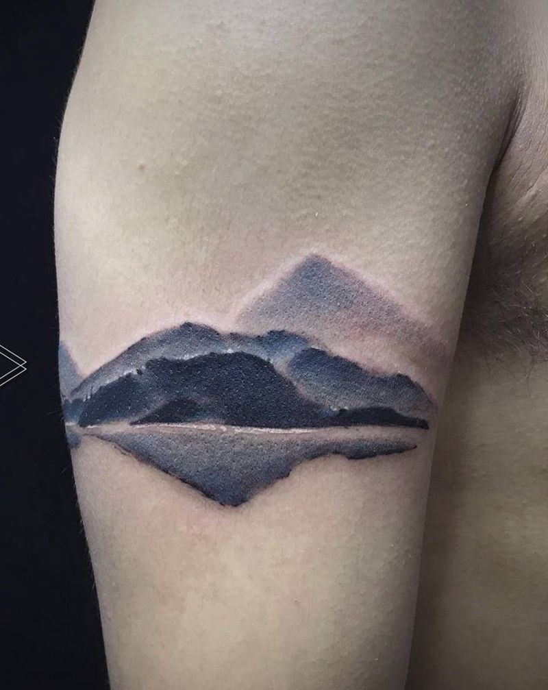 山水臂环纹身图片_手臂水墨臂环山水水墨纹身图案