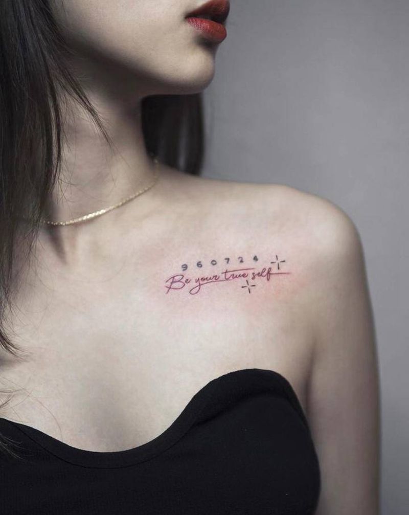 锁骨英文纹身图片_胸部纹身图案