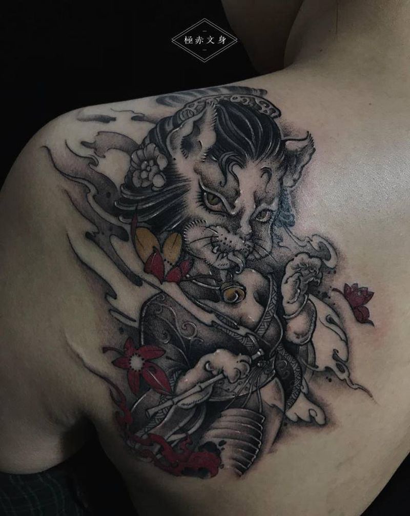 没有文案纹身图片_背部New School猫招财猫纹身图案