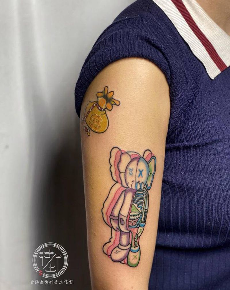 Kaws纹身图片_手臂Old SchoolKaws纹身图案
