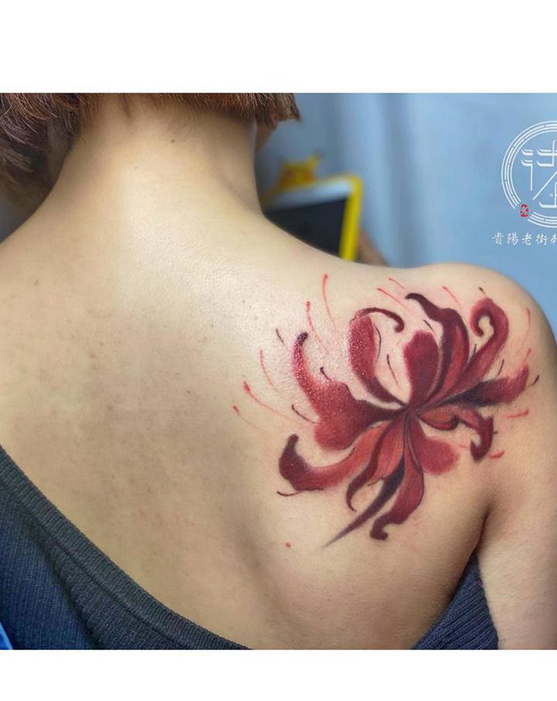 彼岸花纹身图片_肩部水彩水墨彼岸花遮盖纹身图案