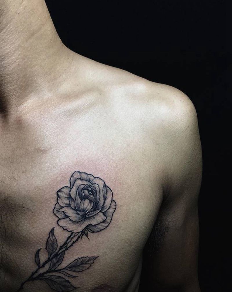 素花 玫瑰纹身图片_胸部点刺素花玫瑰纹身图案