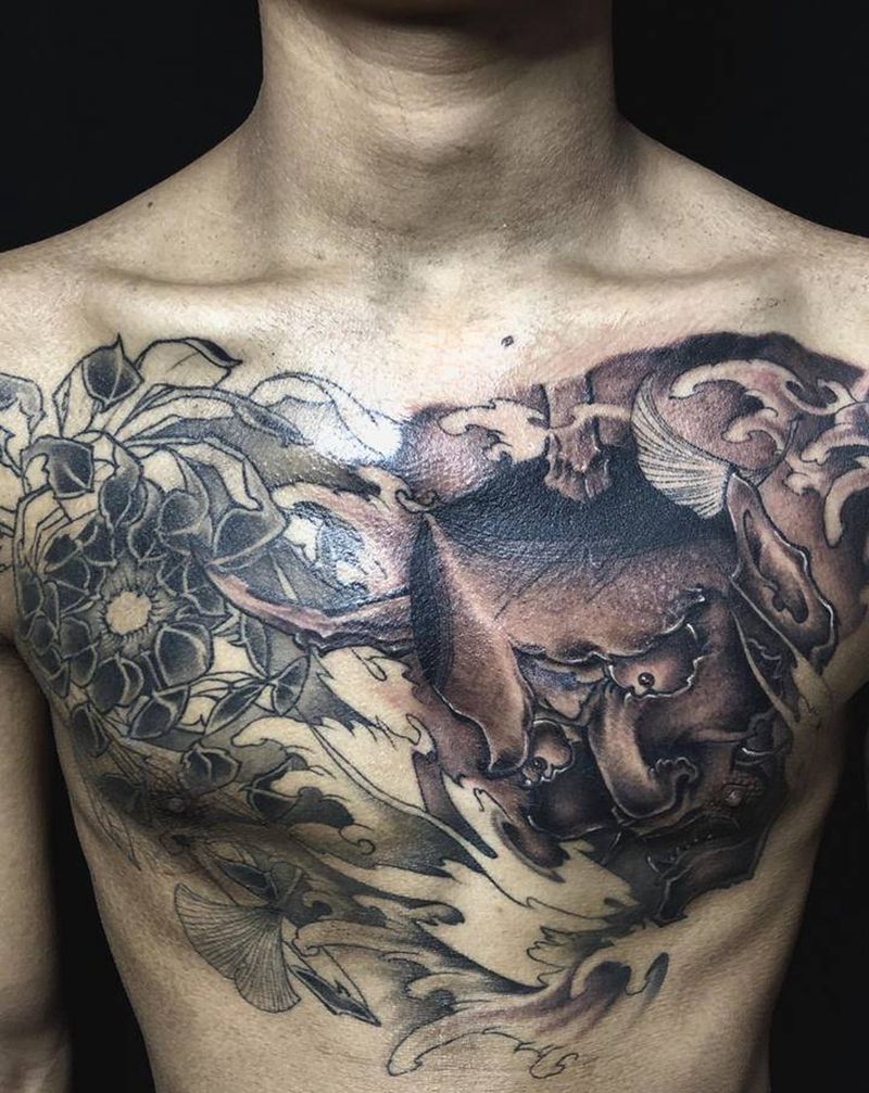 大花胸纹身图片_胸部新传统纹身图案