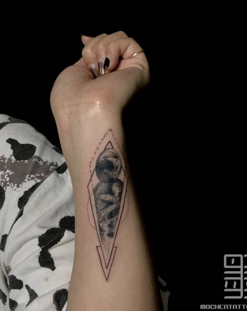 遮盖作品纹身图片_手臂点刺星空纹身图案