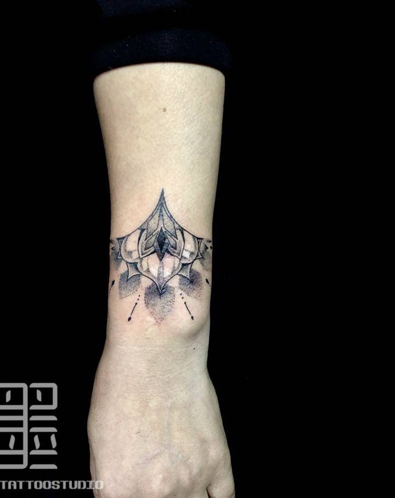 遮盖疤痕纹身图片_手部点刺纹身图案