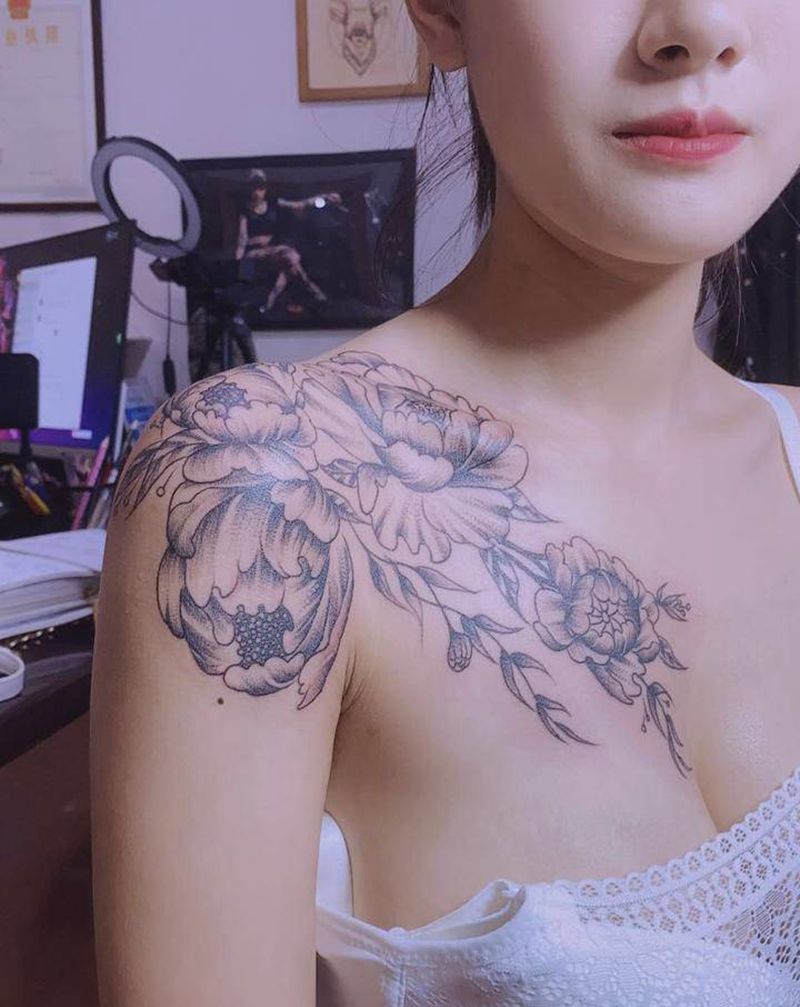 肩部 素花纹身图片_肩部素花纹身图案