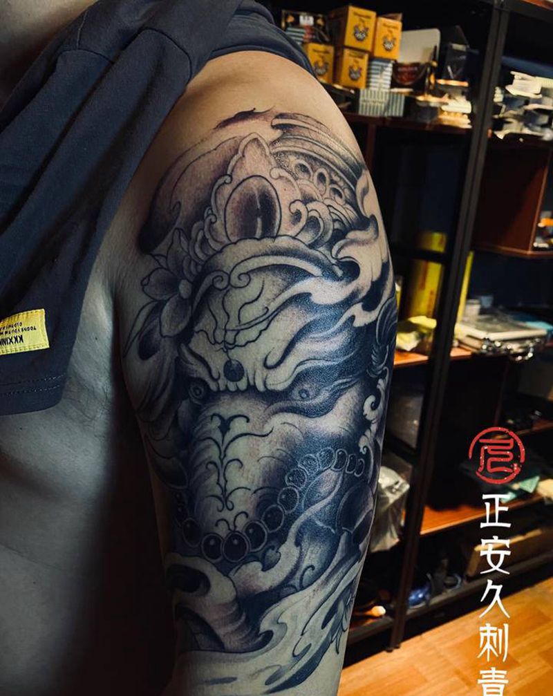 象神纹身图片_肩部新传统纹身图案