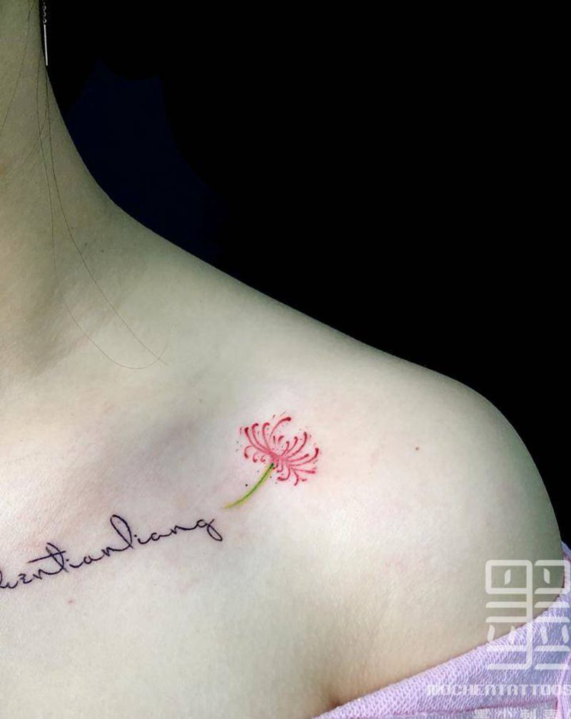 彼岸花纹身图片_胸部水彩彼岸花纹身图案