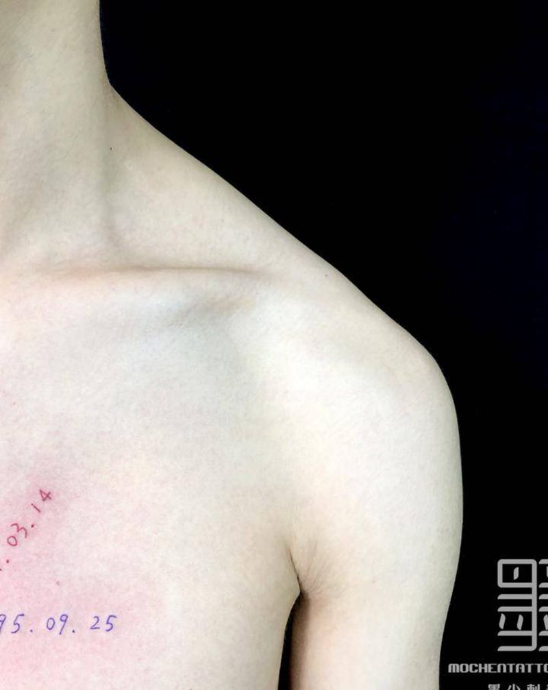 日期纹身图片_胸部几何纹身图案