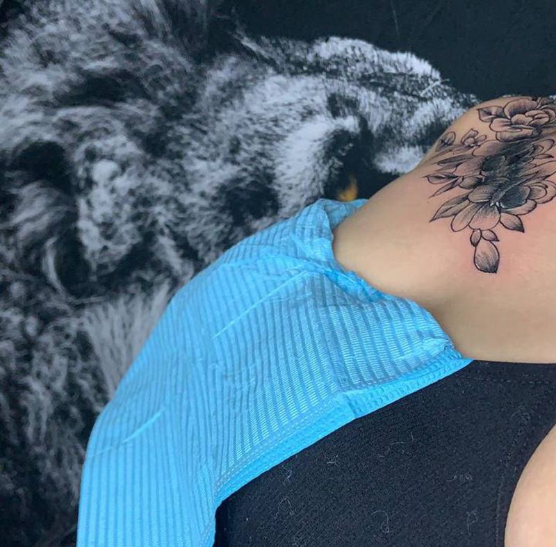 素花  掩盖作品纹身图片_胸部纹身图案